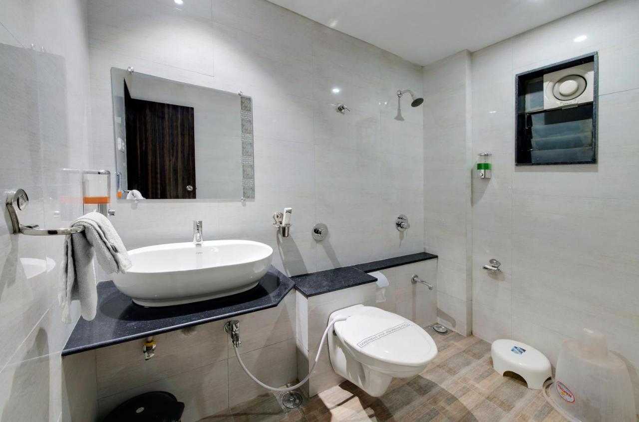Hotel Shital Inn Ahmedabad Esterno foto