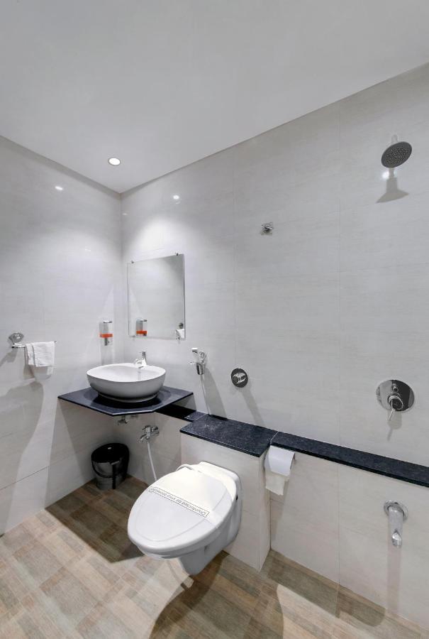 Hotel Shital Inn Ahmedabad Esterno foto