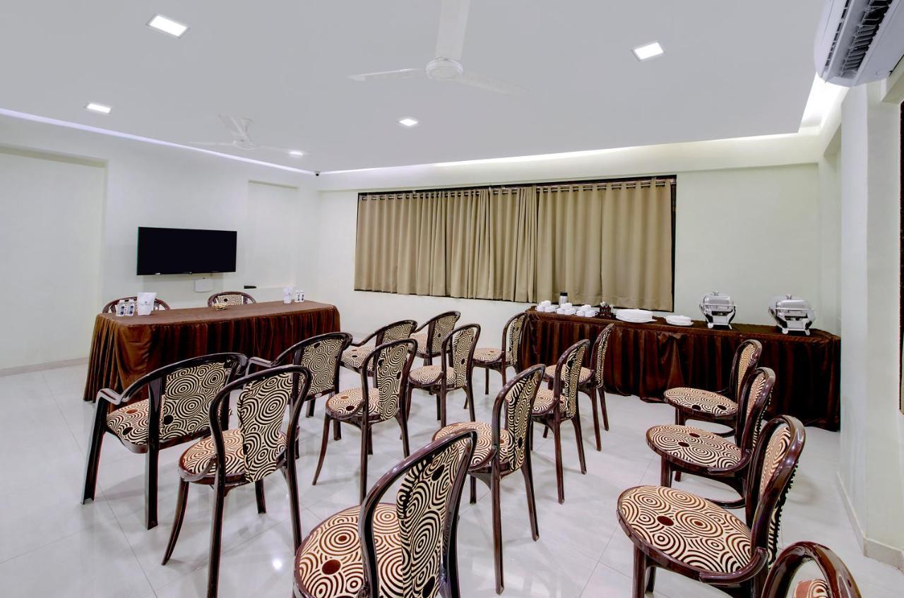 Hotel Shital Inn Ahmedabad Esterno foto