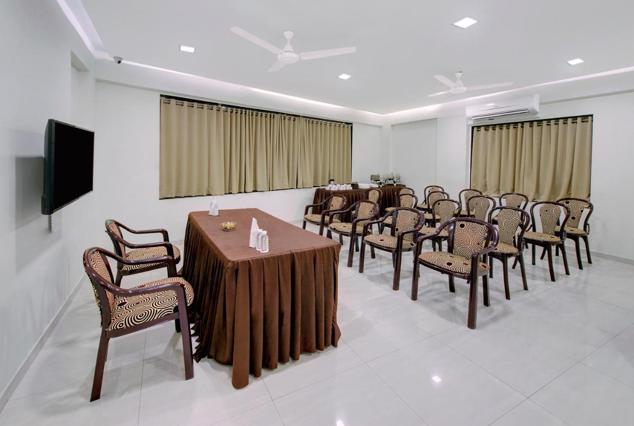 Hotel Shital Inn Ahmedabad Esterno foto